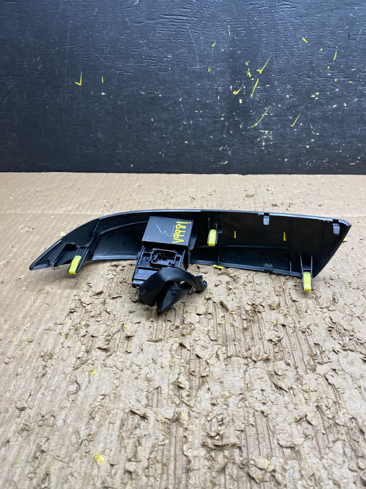 2004 to 2010 Toyota Sienna Right Side Radio Switches Bezel Trim V9981 DG4