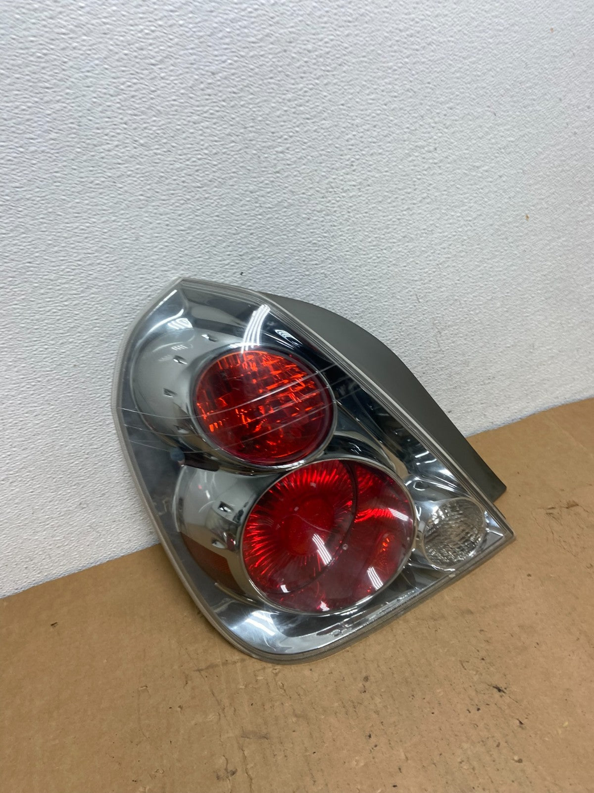 2005 to 2006 Nissan Altima Left Driver Side Tail Light AC8504 DW2