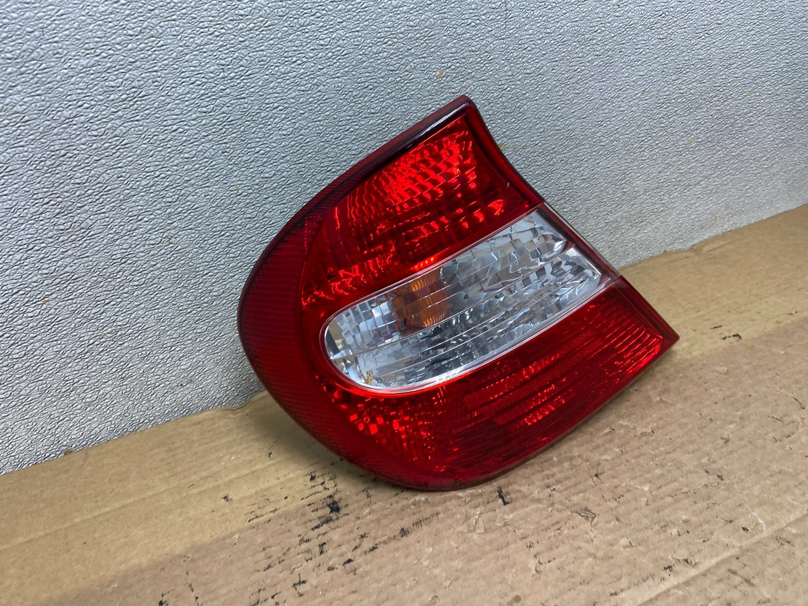 2002 2003 2004 Toyota Camry Left Driver LH Side Tail Light AB5286 LK2