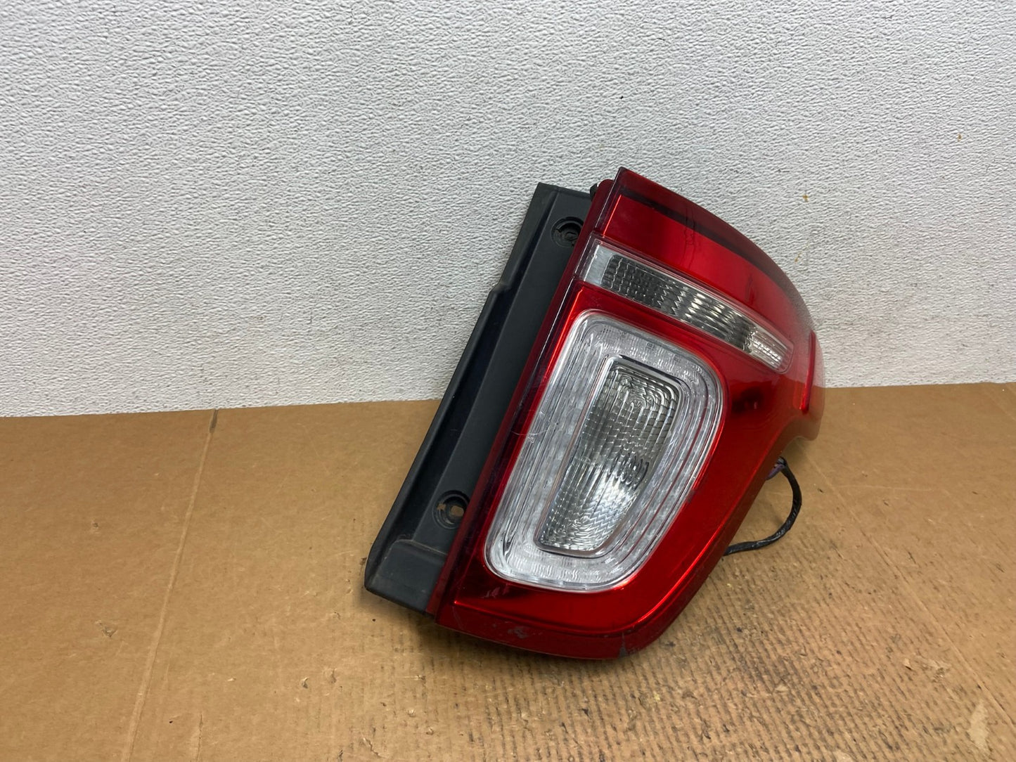2011-2015 Ford Explorer Police Package Right Passenger Side Tail light AE1500 LK2