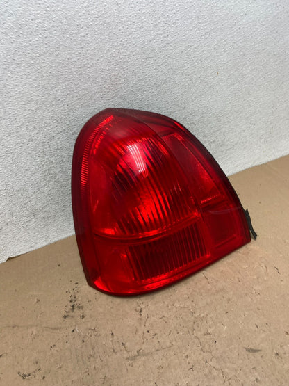 2003 to 2011 Lincoln Town Car Left Driver Lh Side Tail Light AG43762