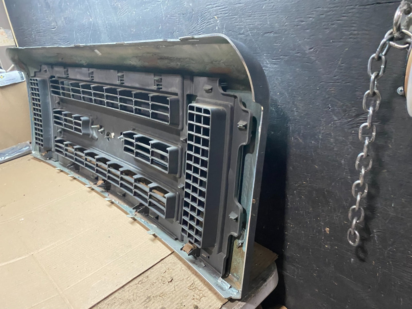 2008 to 2014 Ford Econoline E150 E250 Front Upper Chrome Grill Grille X7606 DG9