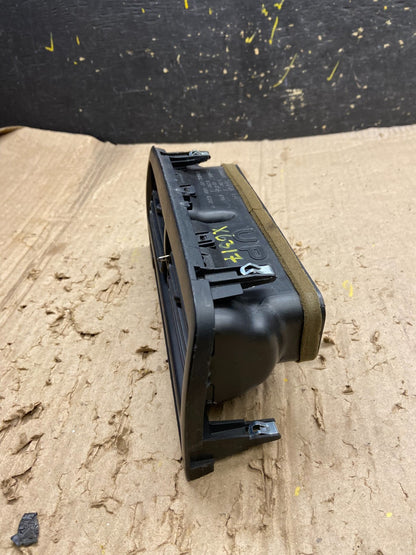 1997 to 2001 Lexus ES330 ES300 Front Center Side Air Vent X6317 DG2