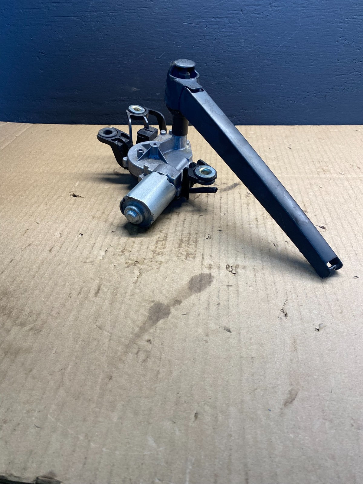 2011 to 2013 Volkswagen Jetta Rear Windshield Wiper Motor OEM AB4190 DG2