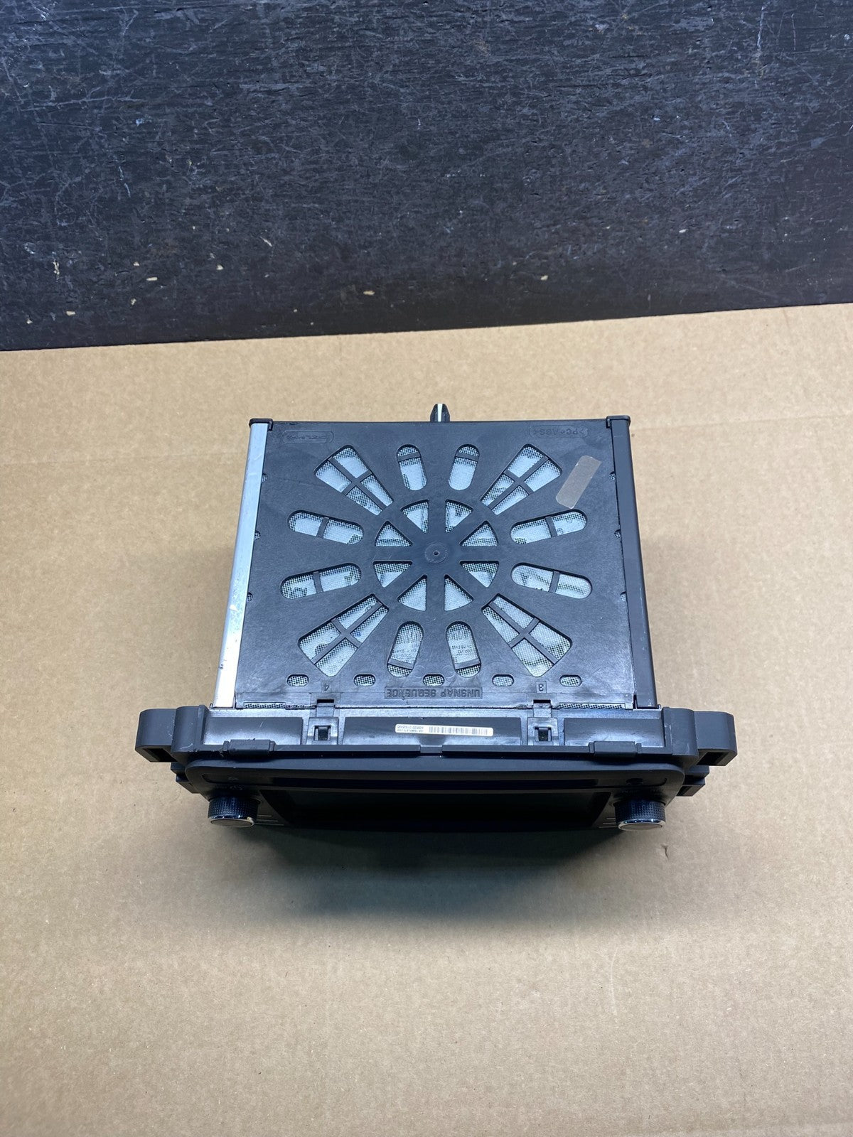 2015 2016 GMC Acadia Radio Display Screen AM/FM AUX AH1867 DG3