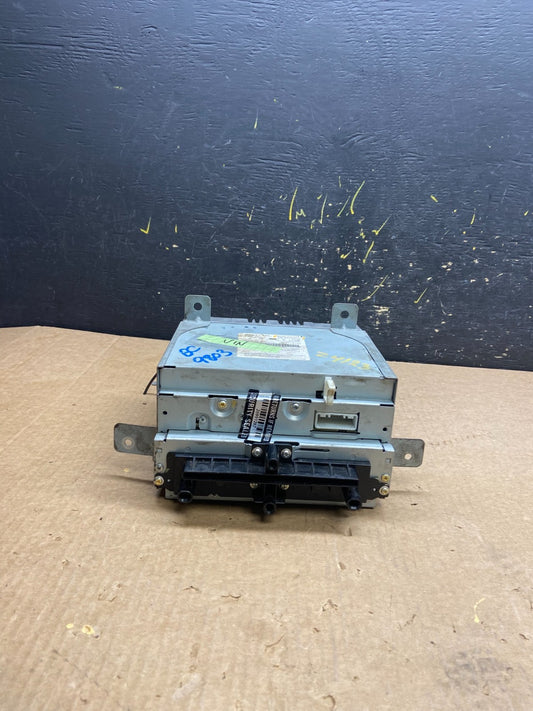 2006 Subaru Tribeca CD Player Radio Receiver Control Z4123 DG0