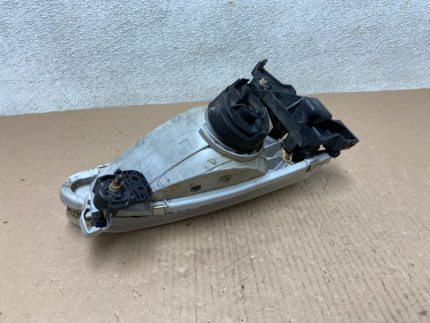 1998 to 2000 Toyota Corolla Front Left Driver Side Headlight AB5997 DW4