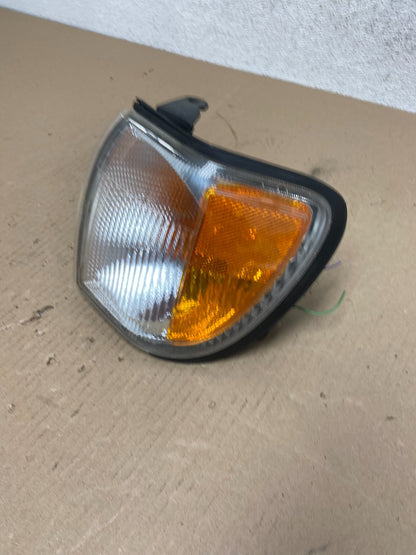 1999-2004 Nissan Pathfinder Front Left Driver Turn Signal AE7243 DW1