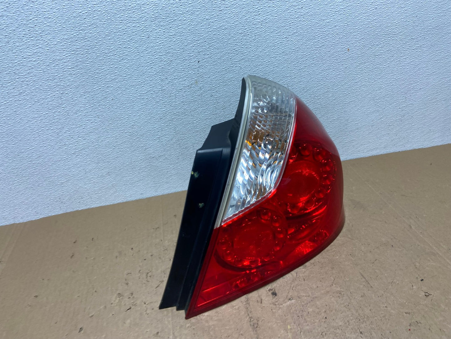 2006 2007 Infiniti M35 M35X M45 Right Passenger Side Tail Light AC7189 LK2