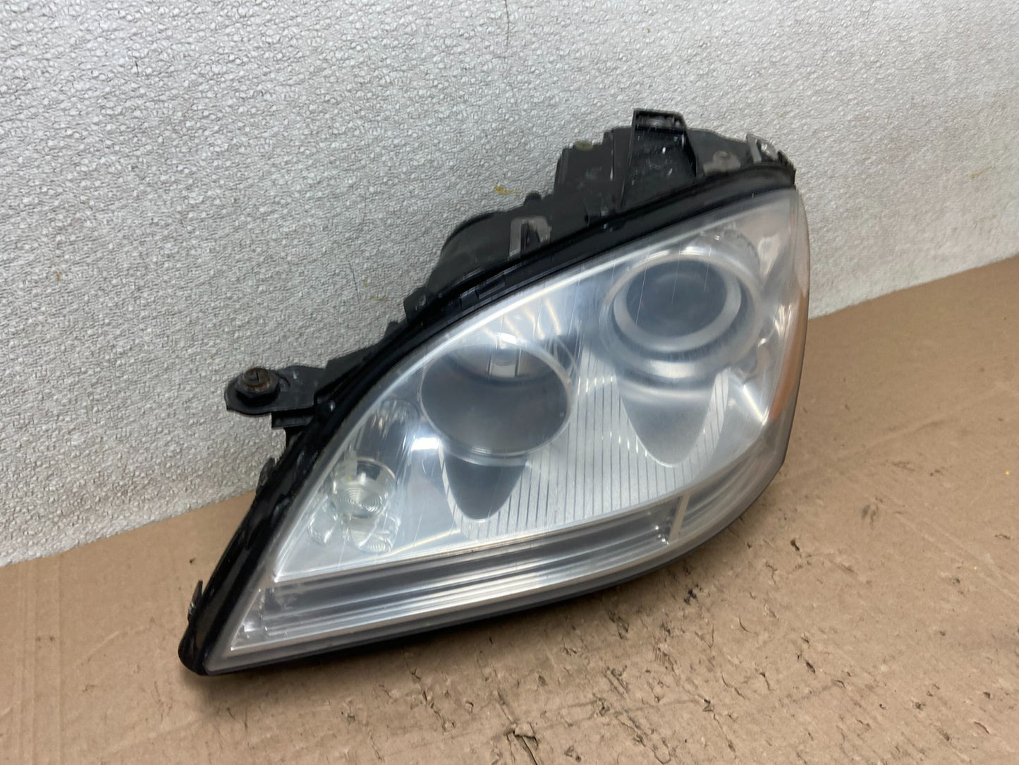 Halogen 2006-2009 Mercedes-Benz ML-Class Headlight Left Driver LH OEM Y0287 DW2