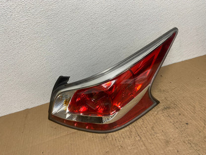 2013 2014 2015 Nissan Altima Right Passenger RH Side Tail Light AB8407 LK0