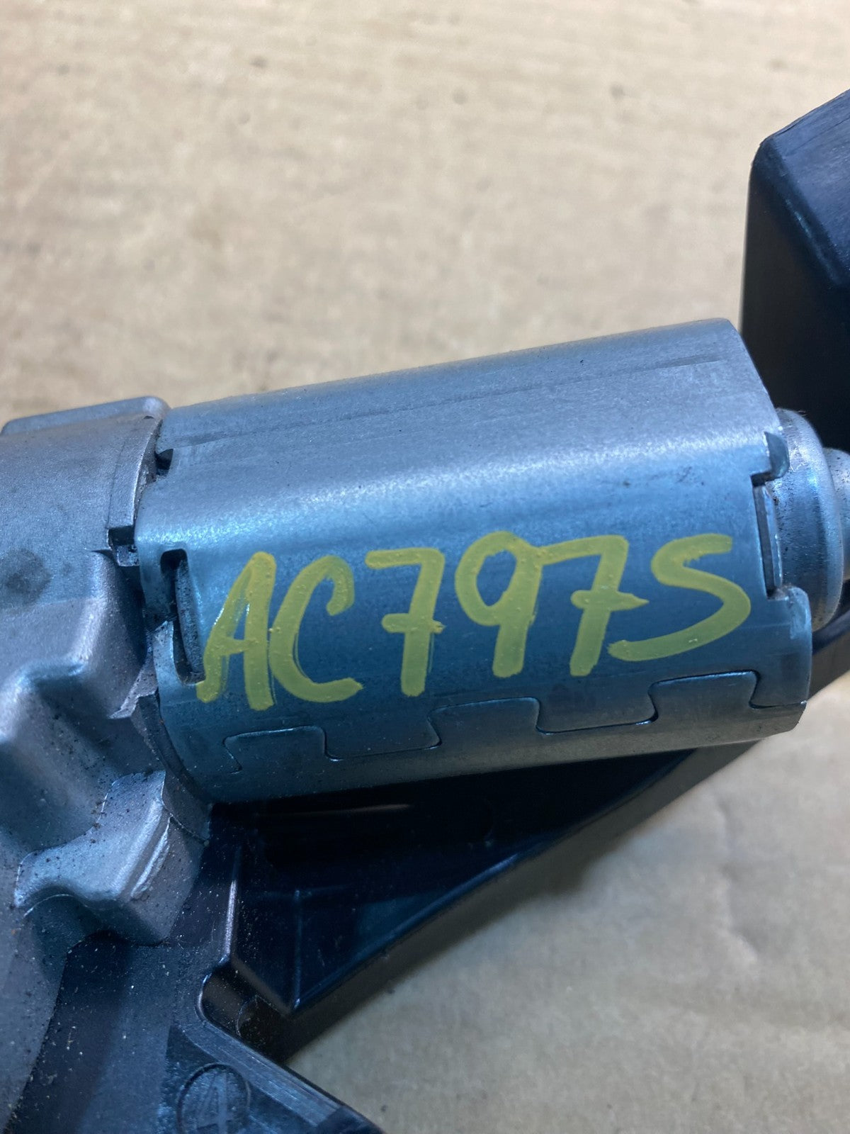 2016 - 2018 Kia Sorento Rear Glass Windshield Wiper Motor ac7975 DG6