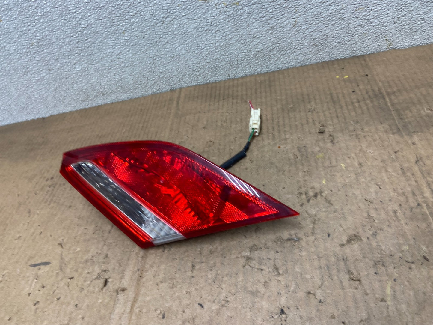 2008-2010 Toyota Avalon Right Passenger Side Tail Light Inner AA6678 DW1