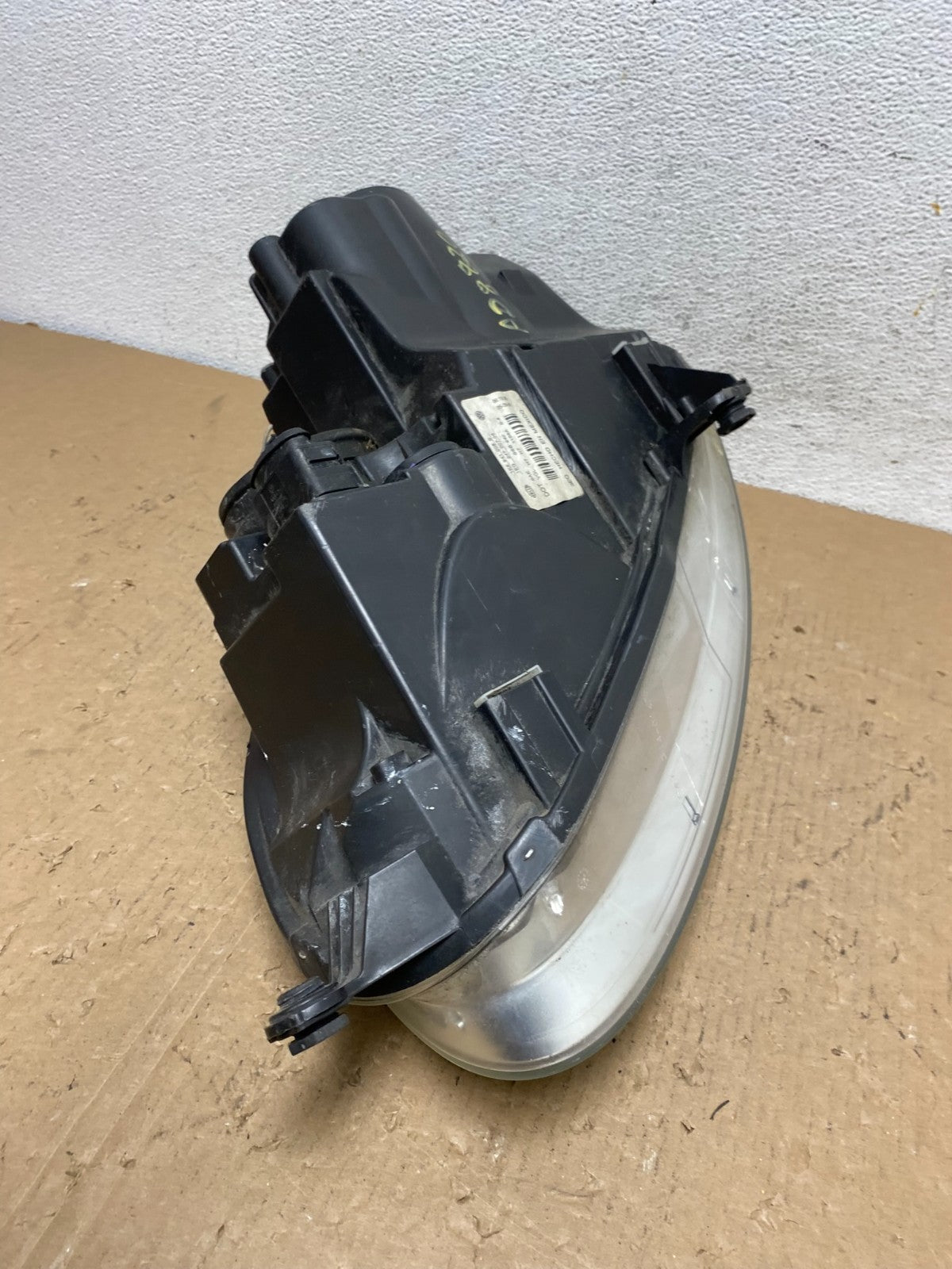 2005 - 2010 Volkswagen Jetta Right Passenger RH Side Headlight Halogen AD8820 DW7