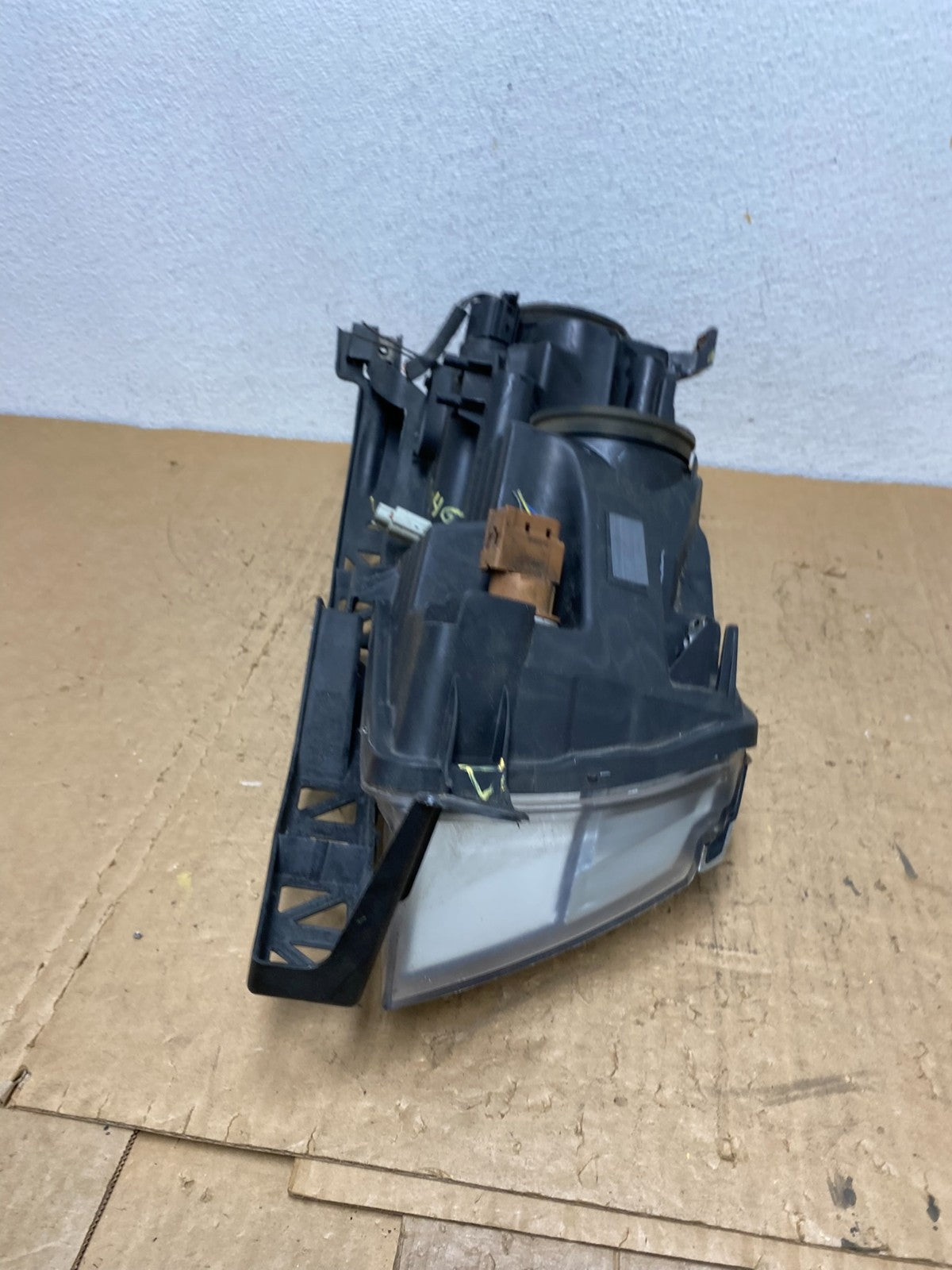 2006 to 2009 Lincoln MKZ Zephyr Left Driver Headlight Halogen AD0546 DW7