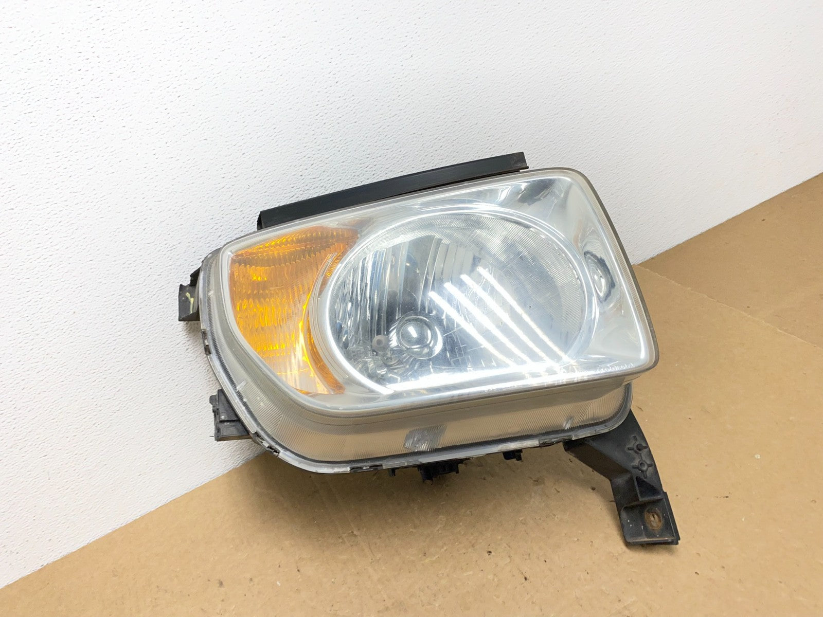 2003 to 2006 Honda Element Right Passenger Rh Side Headlight Oem AC1034 DW0