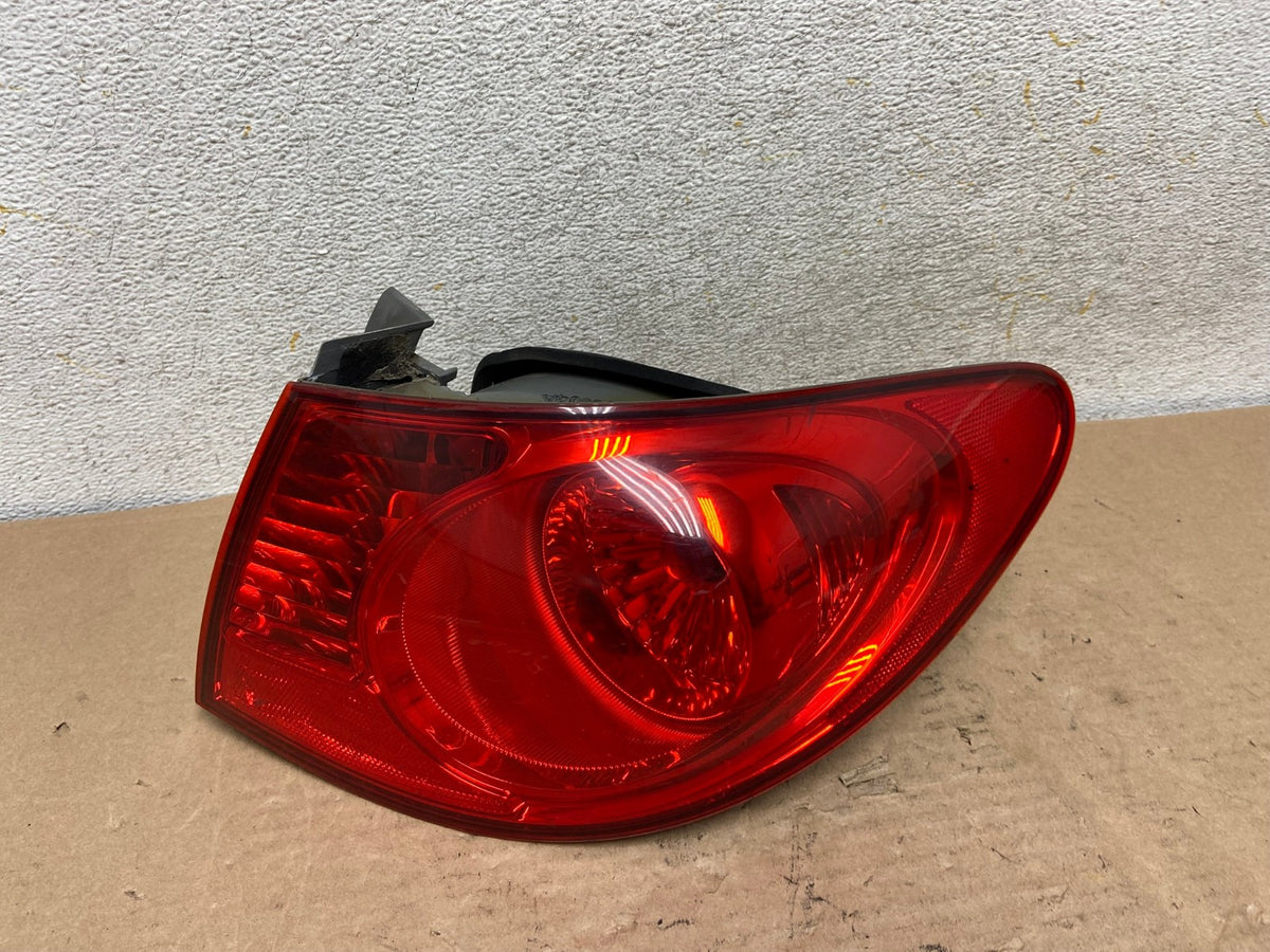 2007 to 2010 Hyundai Elantra Sedan Right Passenger Side Tail Light AI0917 LK0