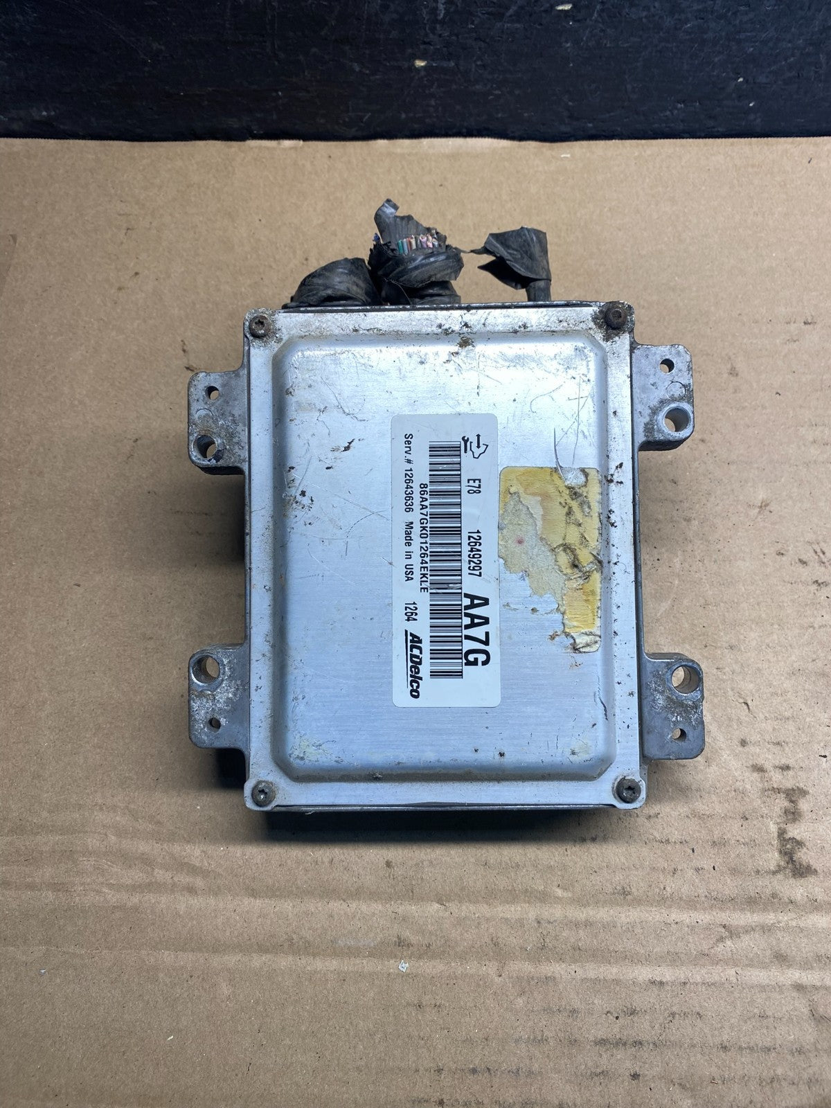 2010 to 2013 Chevrolet Silverado Yukon Engine Control Module ECM ECU AE2105 DW1