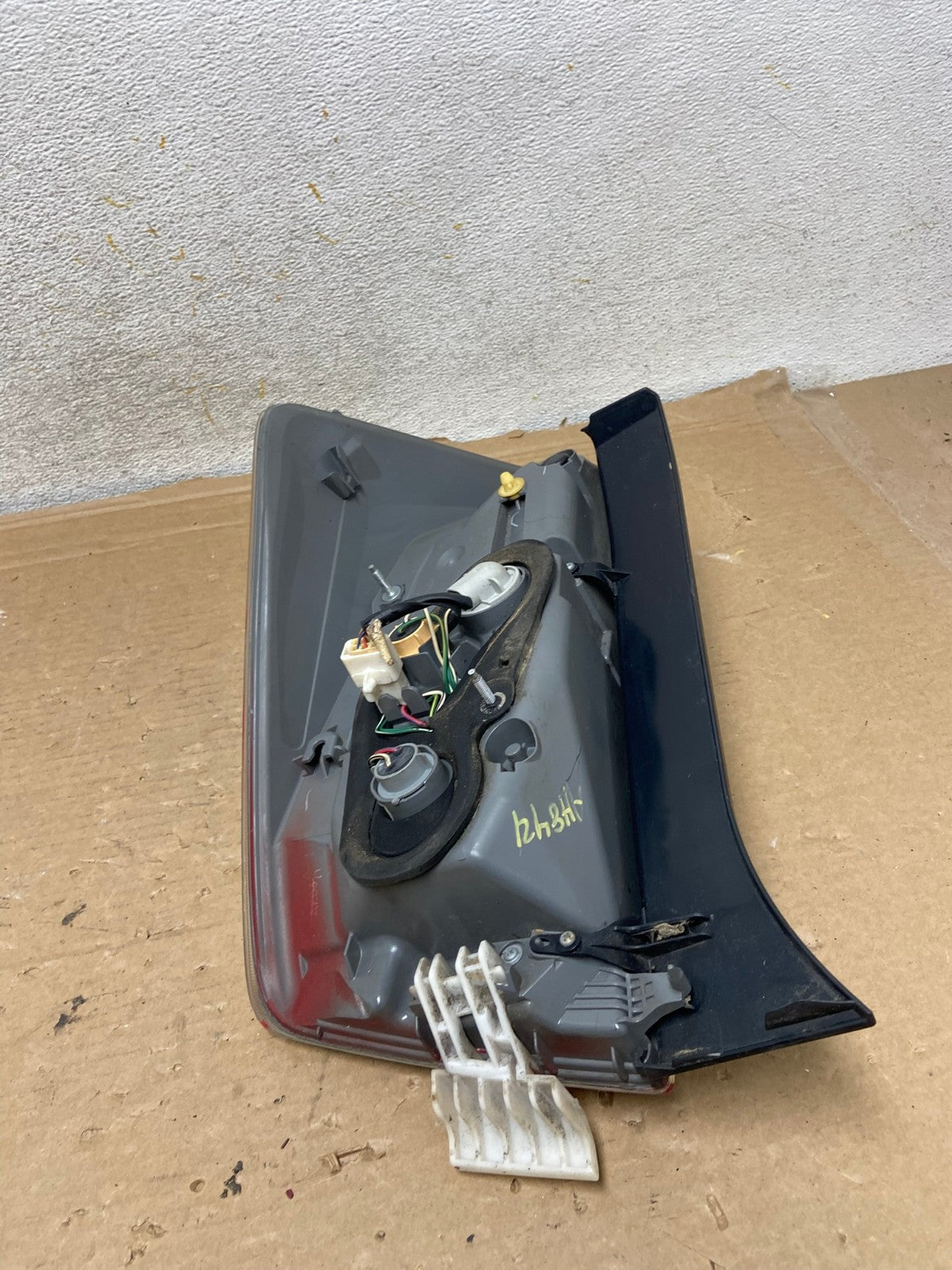 2010 2011 Toyota Prius Tail Light Right Passenger Side AH8421 LK6