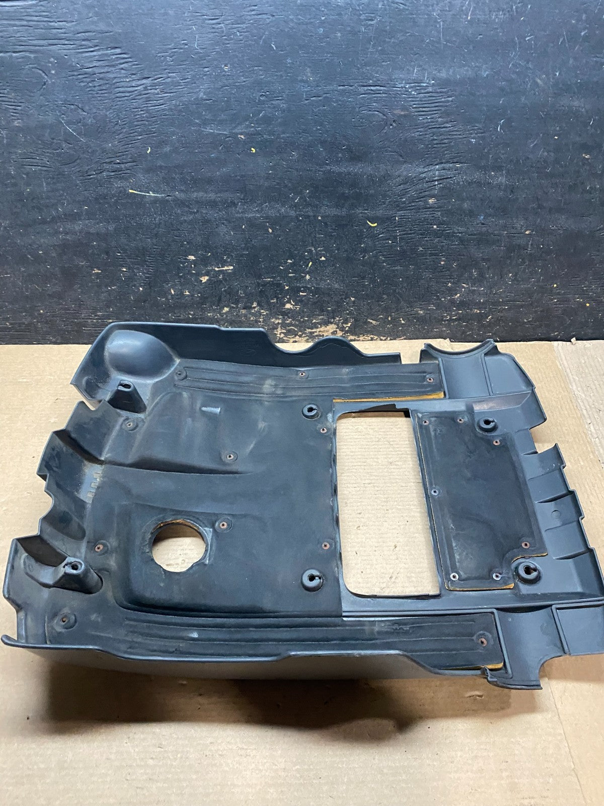 2001 to 2005 Hyundai XG350 V6 Engine Motor Cover V7042 DG7