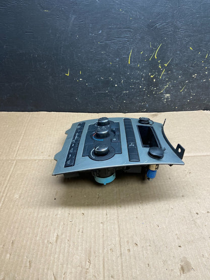 2005 to 2007 Jeep Commander Grand Cherokee A/C Climate Control Bezel Y2291 DG2