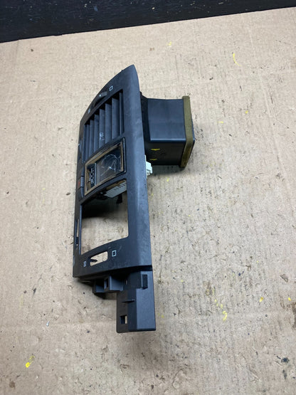2006 to 2011 Cadillac DTS Dash Center Air Vent Heater Bezel OEM R8444 DG4