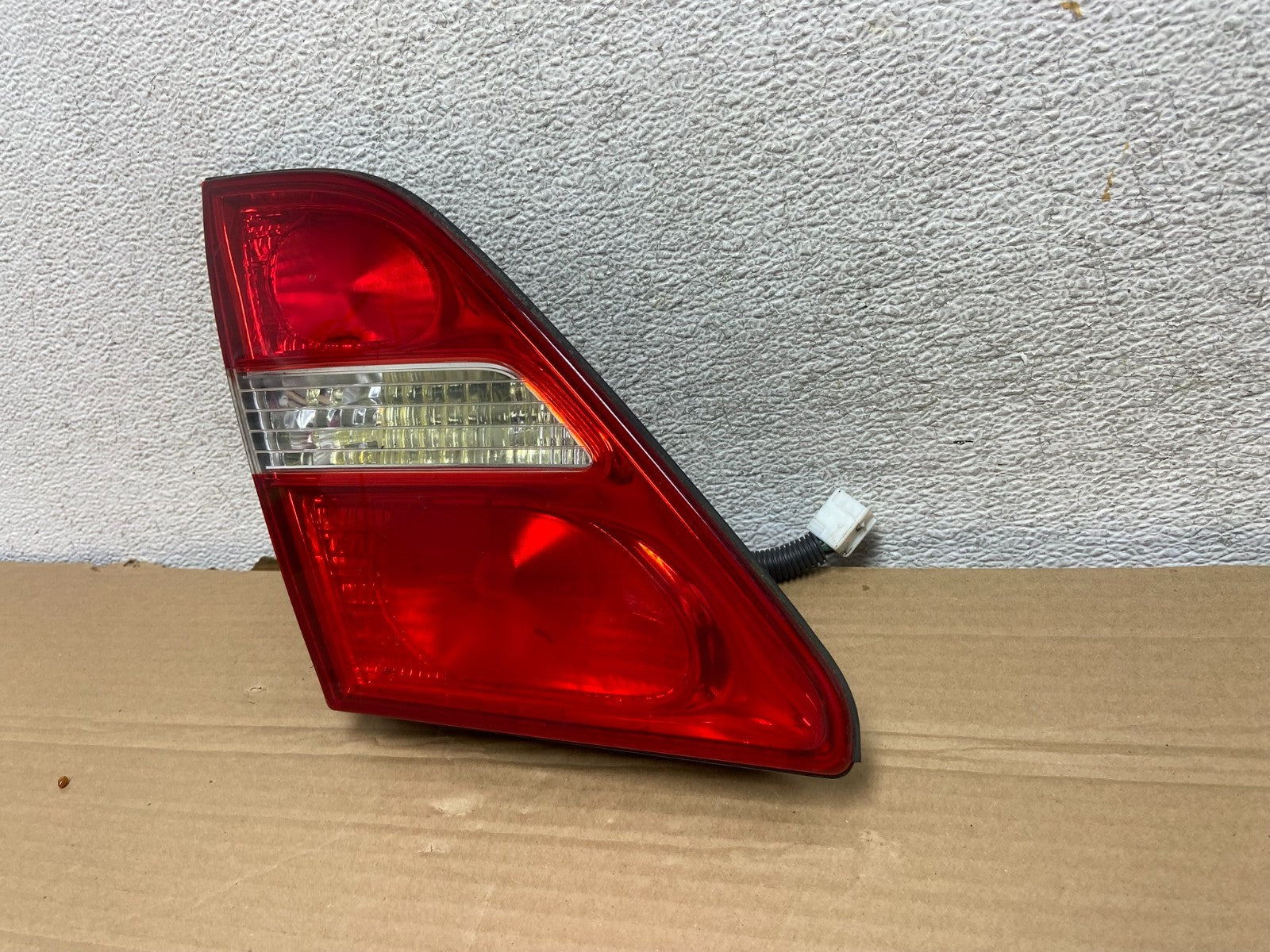 2001 2002 2003 Lexus Ls430 Left Driver LH Side Inner Tail Light AG8845 DW2