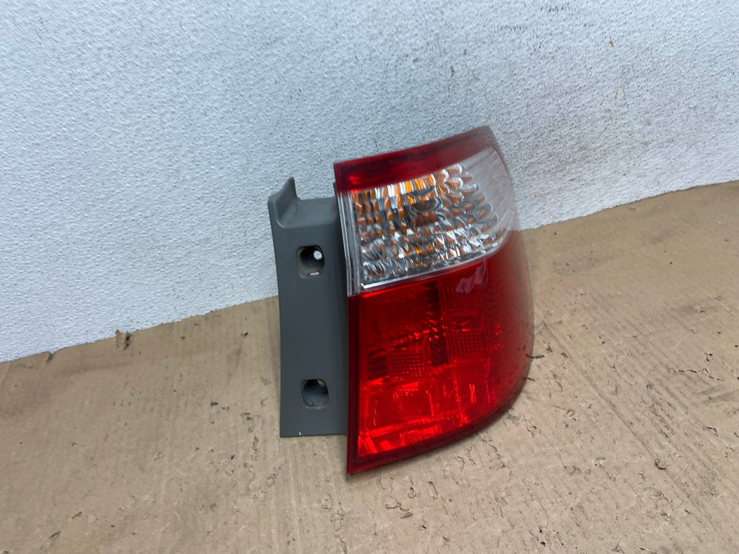 2005 2006 2007 Honda Odyssey Right Passenger RH Side Tail Light AE9329 LK2
