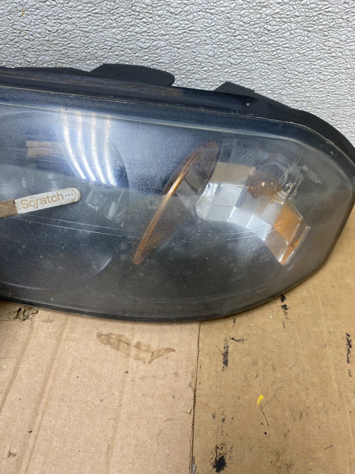 2000 to 2005 Chevrolet Impala Left+Right Set Headlights Halogen U8583 DW6