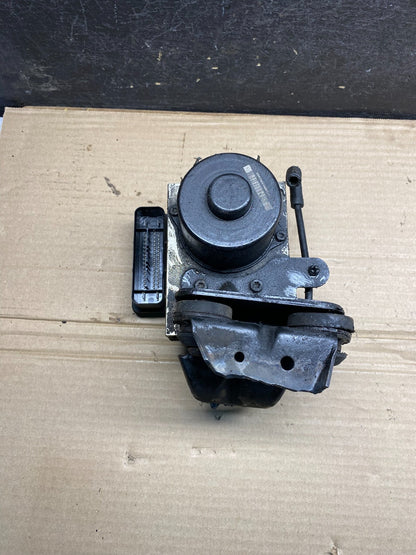 2002 to 2005 Mercedes ML-Class ML320 ABS Control Module A1635450316 AH9615 DG1