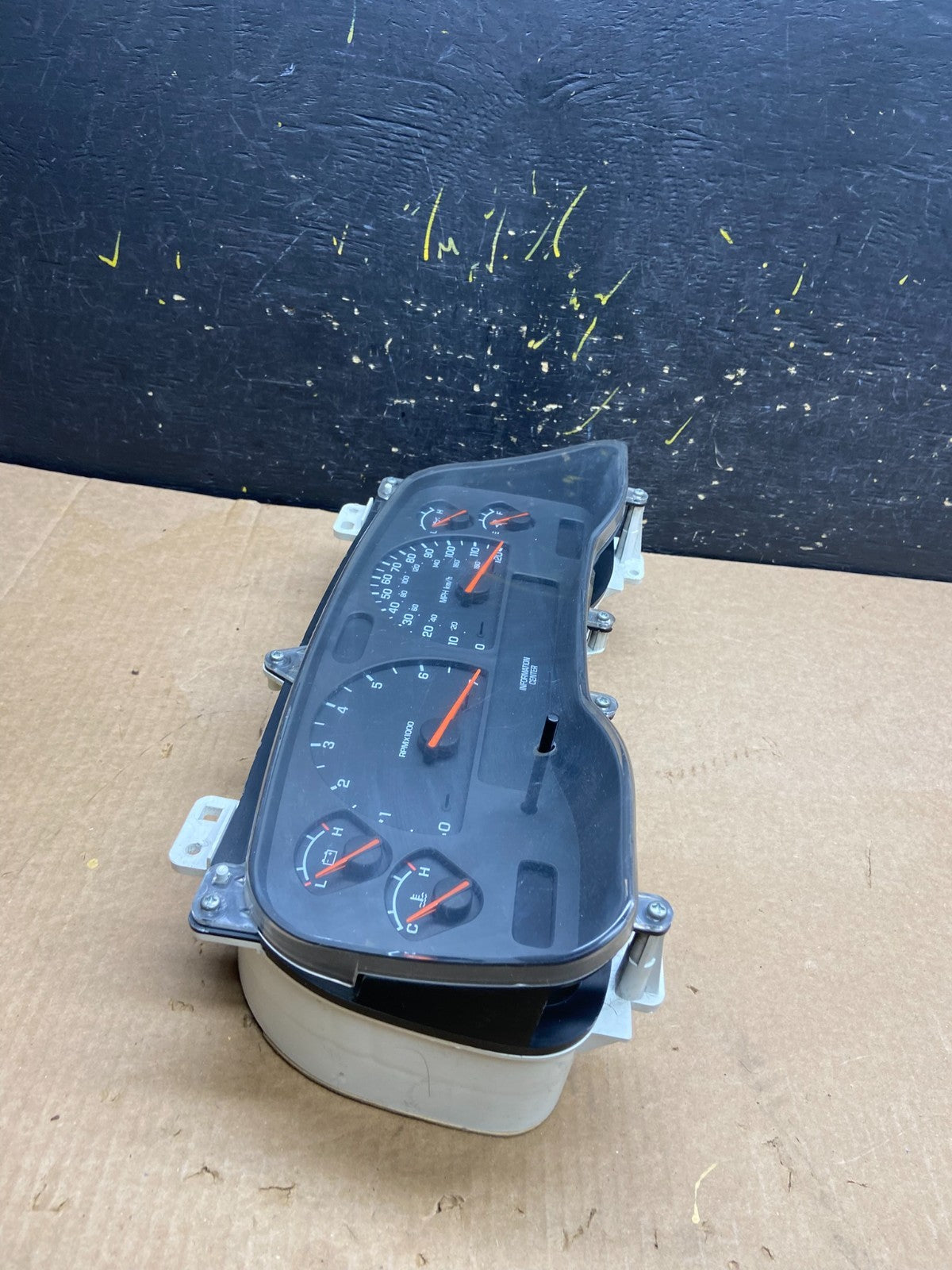 2004 Dodge Dakota Instrument Speedometer Gauge Cluster OEM Z4113 DG1