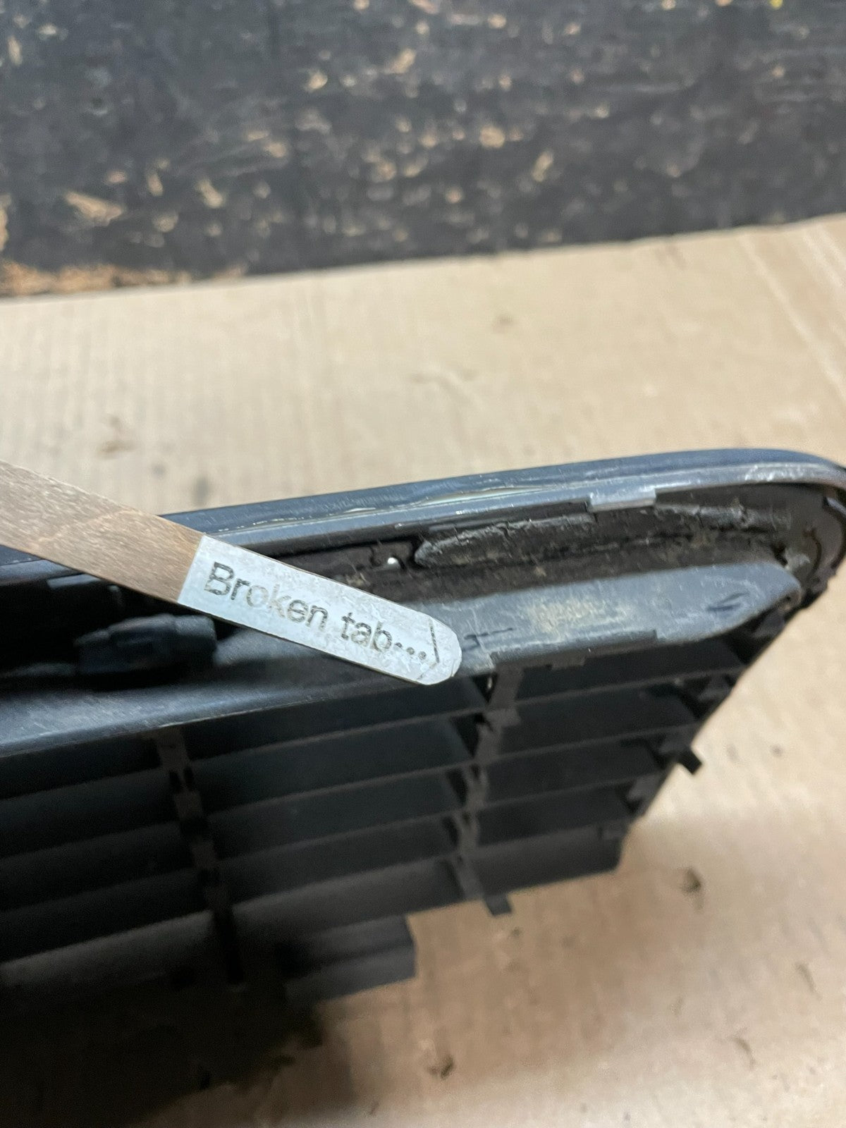2002 to 2005 Audi A4 Upper Front Grill Grille OEM  Y1278 DG8