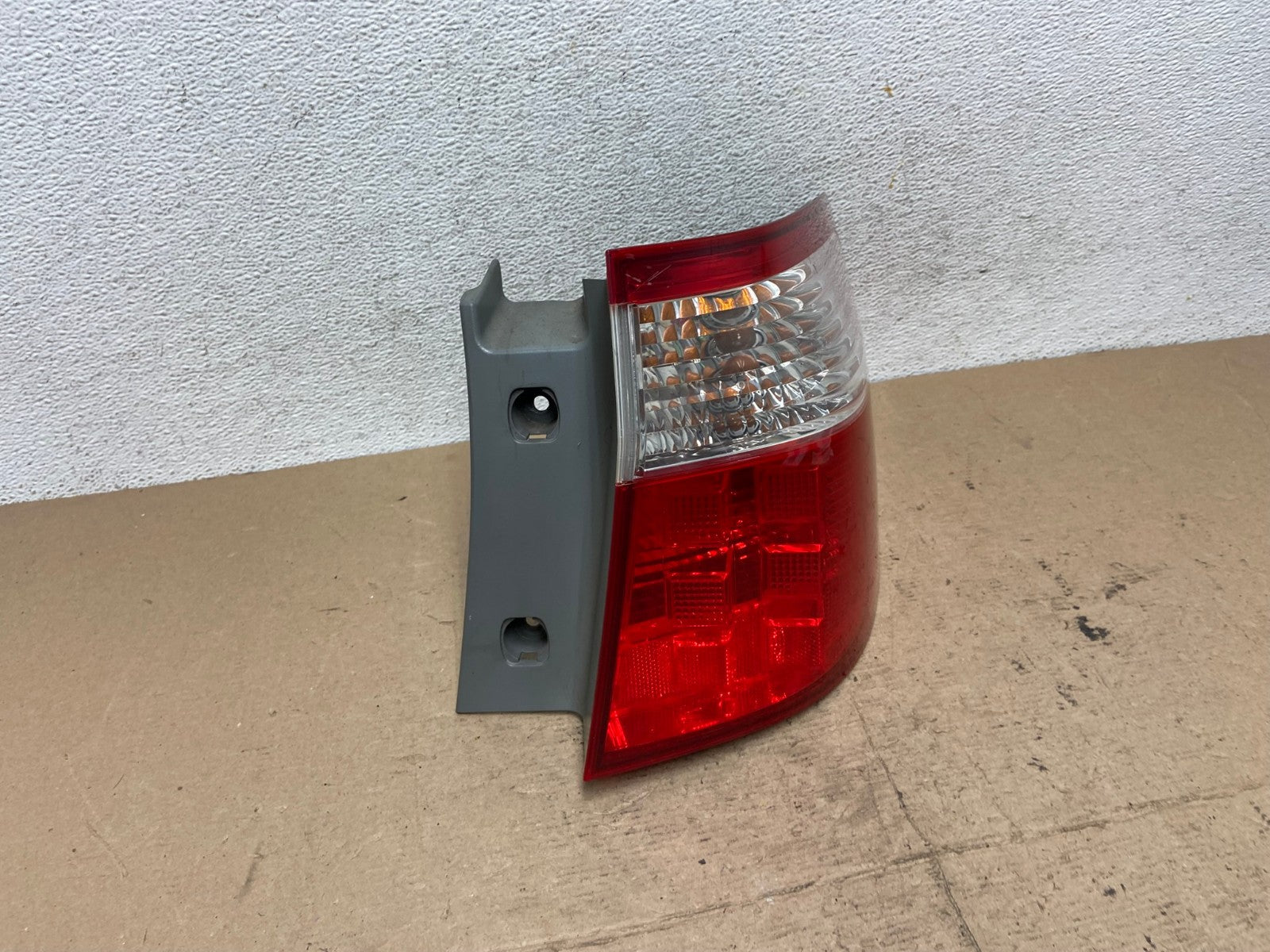 2005 2006 2007 Honda Odyssey Right Passenger RH Side Tail Light AF5717 LK2