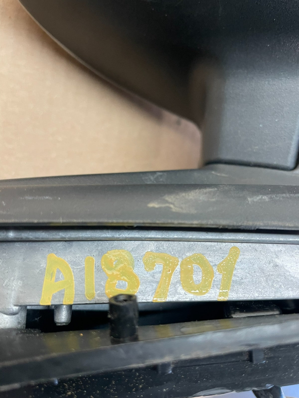2011 to 2015 Kia Sorento Right Passenger Door Mirror Turn Signal AI8701 DG11