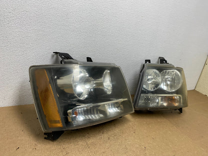 2007 to 2013 Chevrolet Suburban Tahoe Left+Right Set Headlights AC1567 DW2