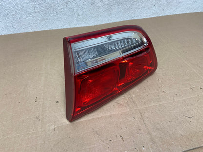 2016 2017 2018 Kia Sorento Right Passenger RH Inner Tail Light AE5055 LK2