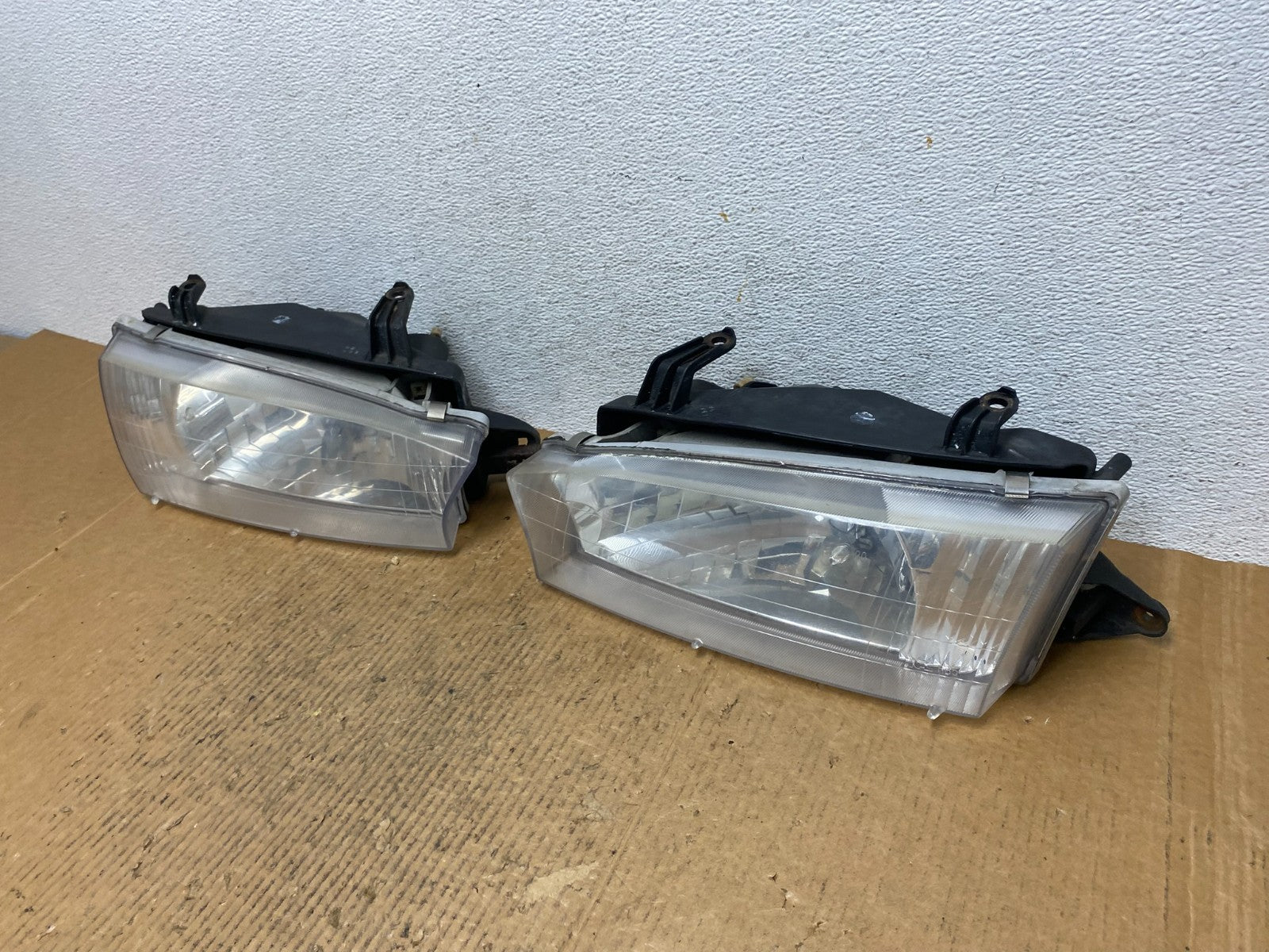 1997 - 1999 Subaru Legacy Left+Right Side Headlights Halogen AE1432 DW1