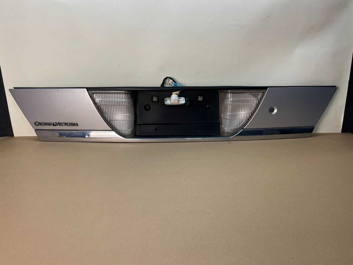 1998 - 2011 Ford Crown Victoria Trunk Rear Garnish License Plate Panel AI3849 DG0