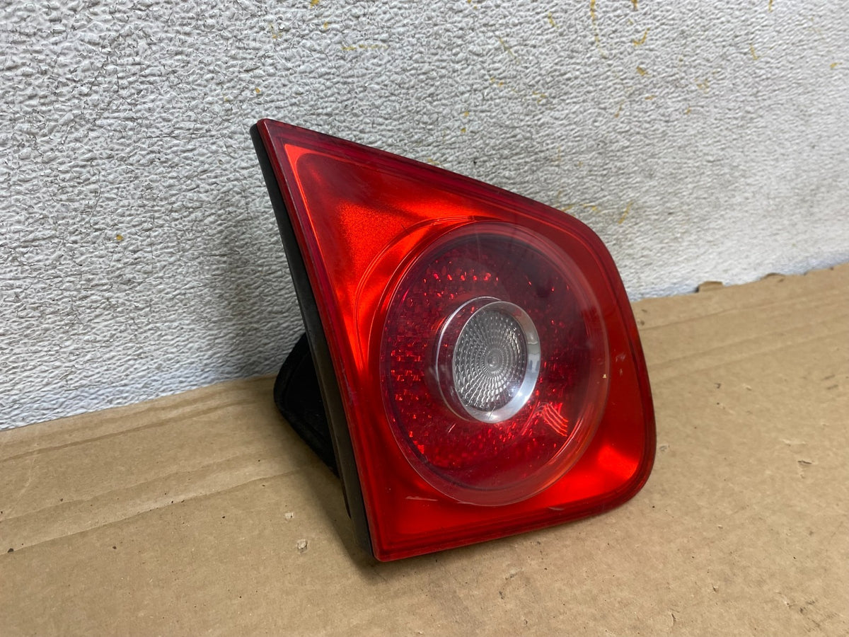 2005 2006 2007 Volkswagen Jetta Left Driver LH Side Tail Light Inner ah8292 DG1