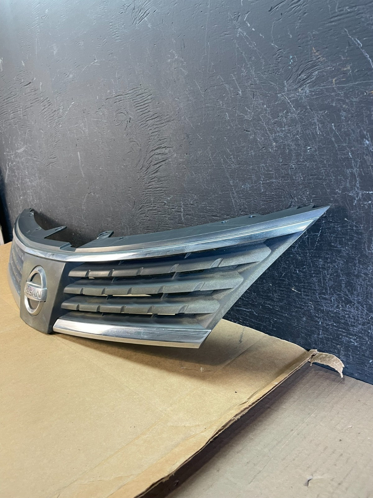 2007 2008 2009 Nissan Versa Sedan Front Upper Grill Grille AE0793 DG1