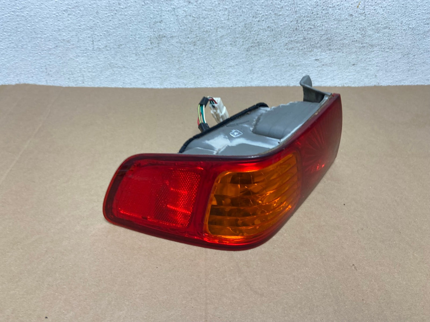 2000 to 2001 Toyota Camry Tail Light Left Driver Lh Side AD6387 LK2