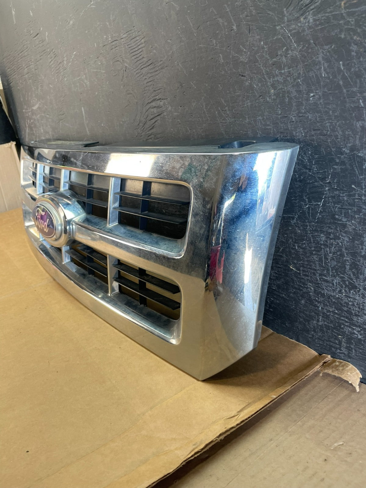 2008 to 2012 Ford Escape Front Upper Grill Grille ae0830 DG1