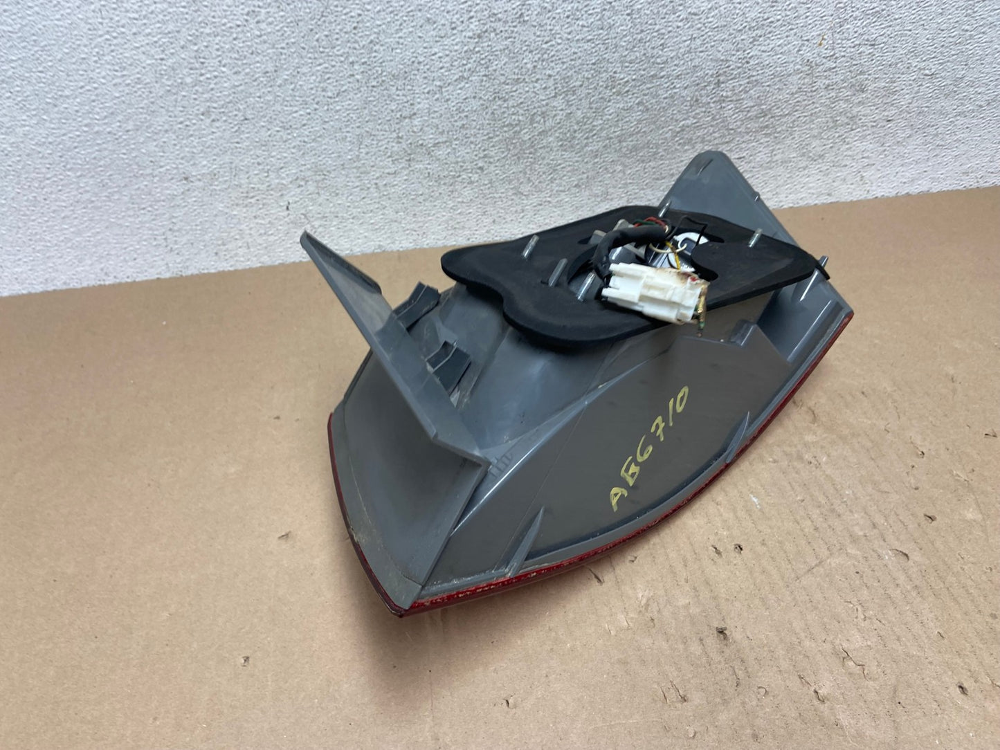 2009 to 2010 Hyundai Sonata Left Driver Lh Side Tail Light AG6710 LK5