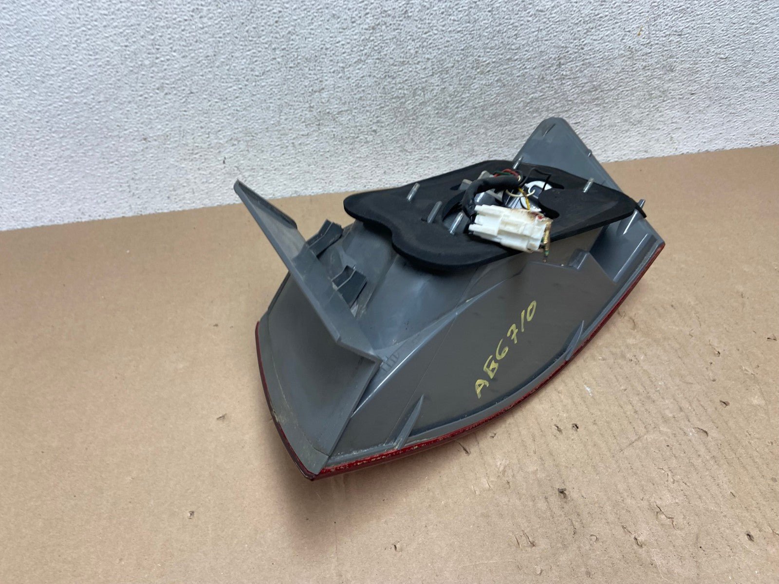 2009 to 2010 Hyundai Sonata Left Driver Lh Side Tail Light AG6710 LK5