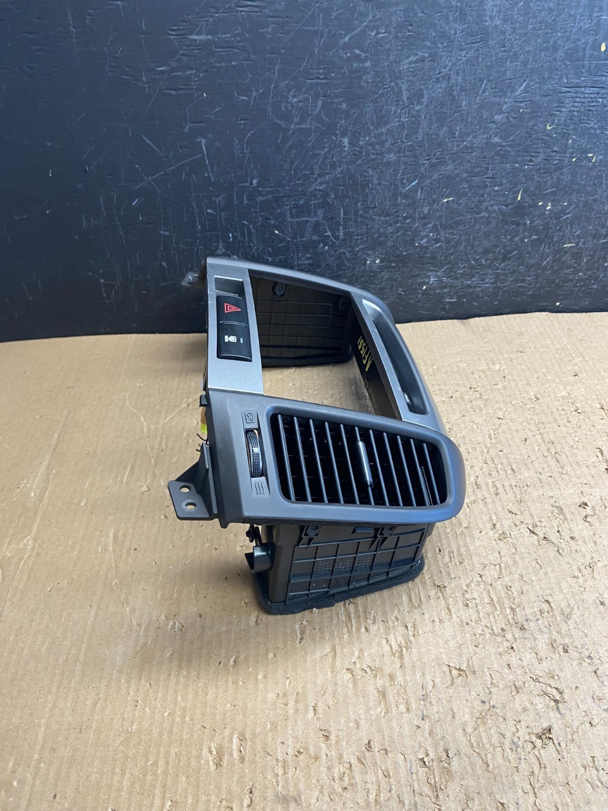 2007 to 2009 Hyundai Santa Fe Center Dashboard Radio Bezel Trim AF1551 DG2