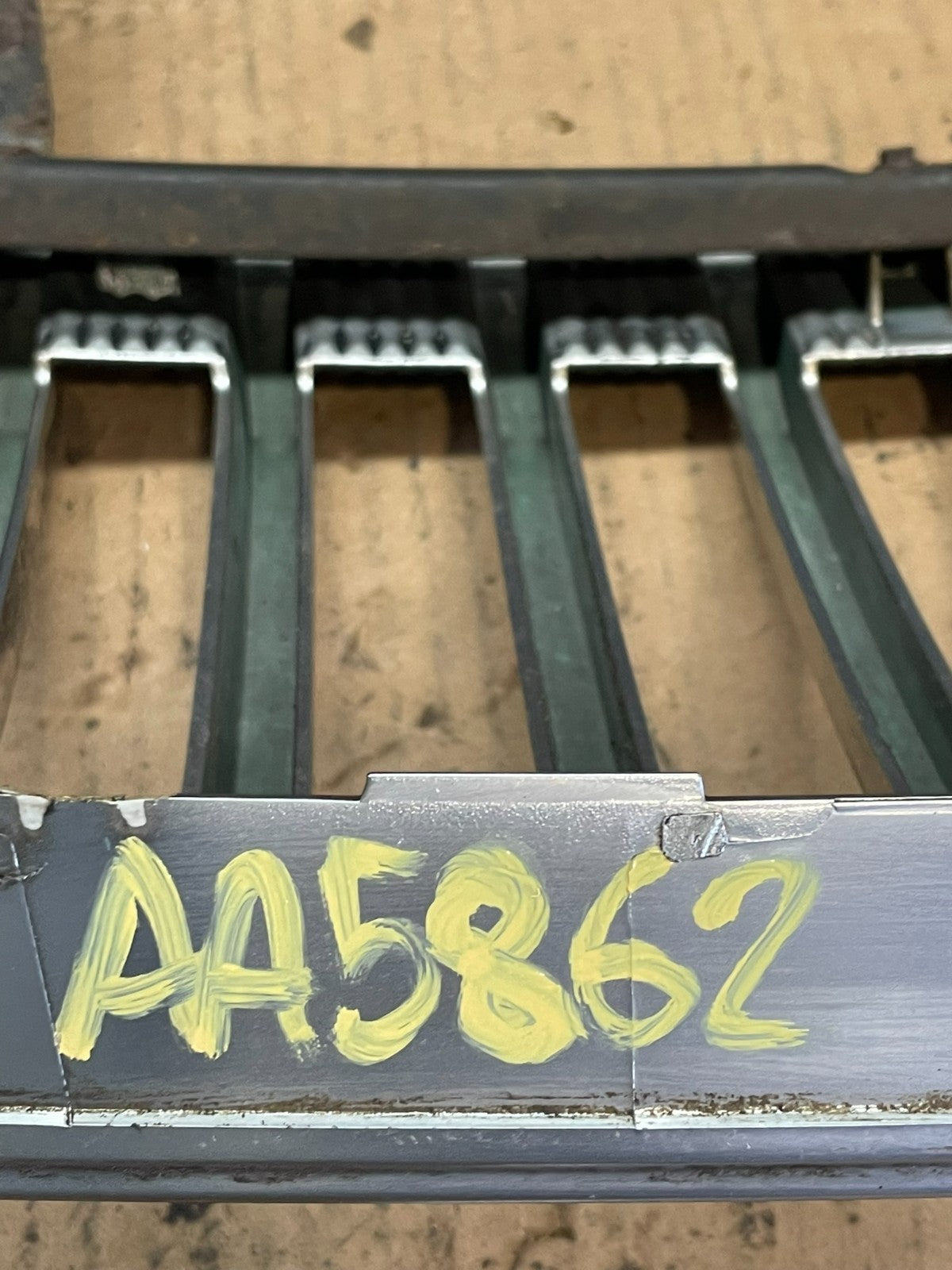 2005 2006 2007 Mercury Montego Front Upper Grill Grille Oem aa5862 DG7