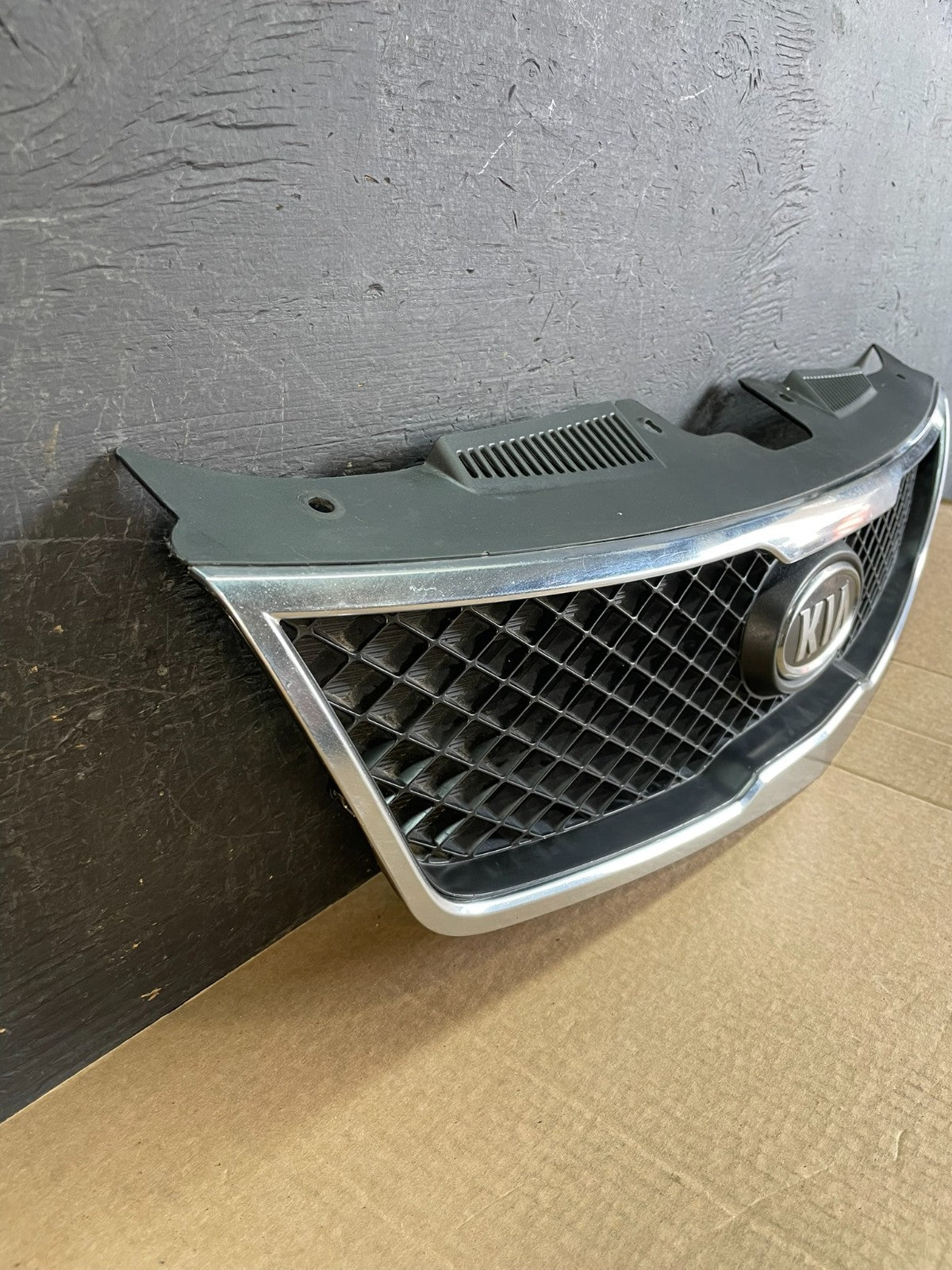 2010 to 2012 Kia Forte Koup Front Upper Grill Grille AF5231 DW2