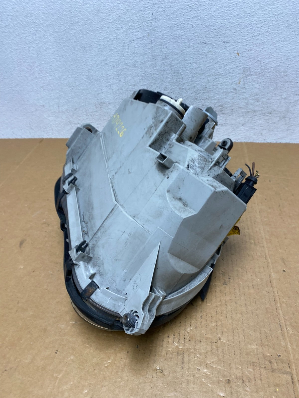 2005 to 2007 Mercedes-Benz C-Class Left Driver LH Side Headlight AD9226 DW5