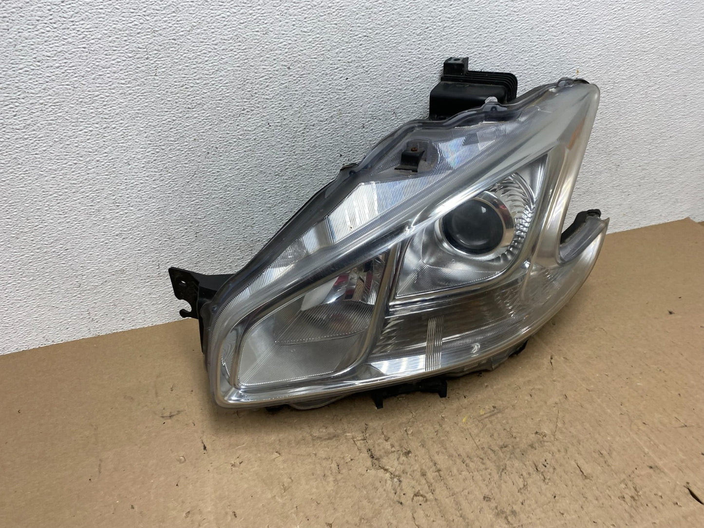 Halogen 2009 to 2014 Nissan Maxima Left Driver LH Side Headlight AE6575 DW2