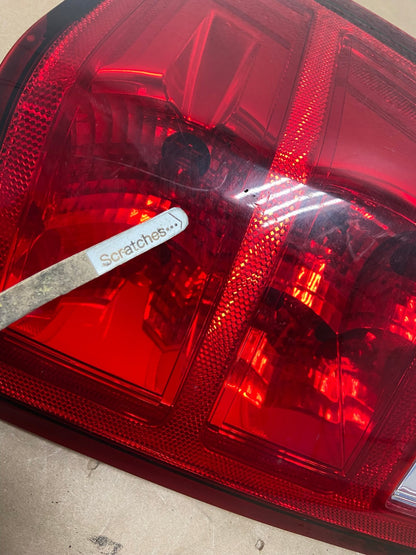 2005 - 2006 Jeep Grand Cherokee Right Passenger Rh Tail Light AG6717 LK3